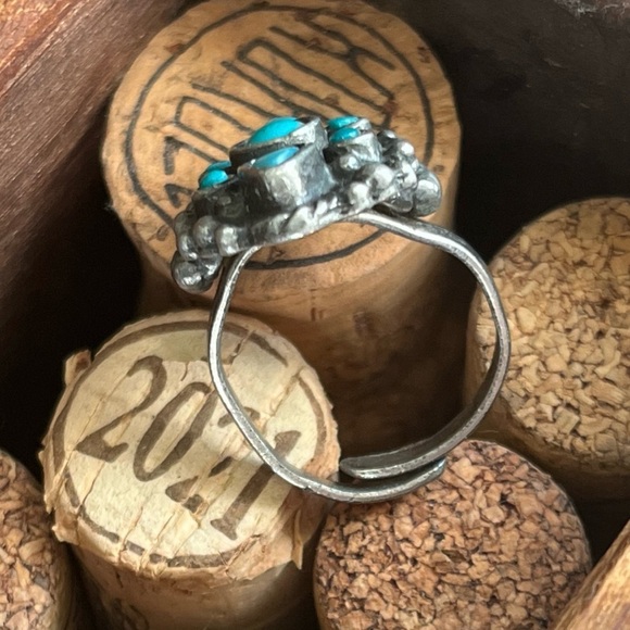 Vintage Turquoise Silver Ring - Picture 6 of 8